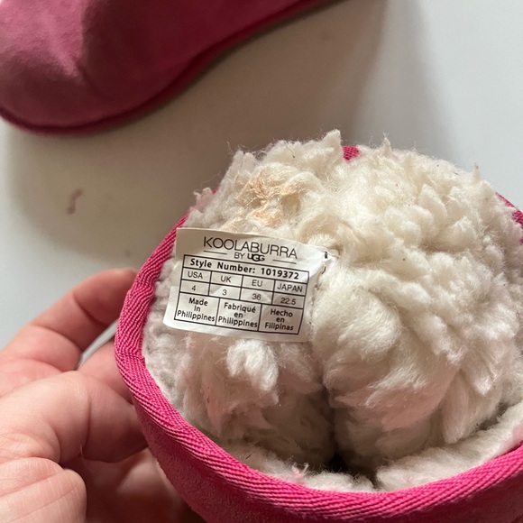Pink Kids Size 4 Koolaburra by Ugg. Used condition. - Picture 2 of 4